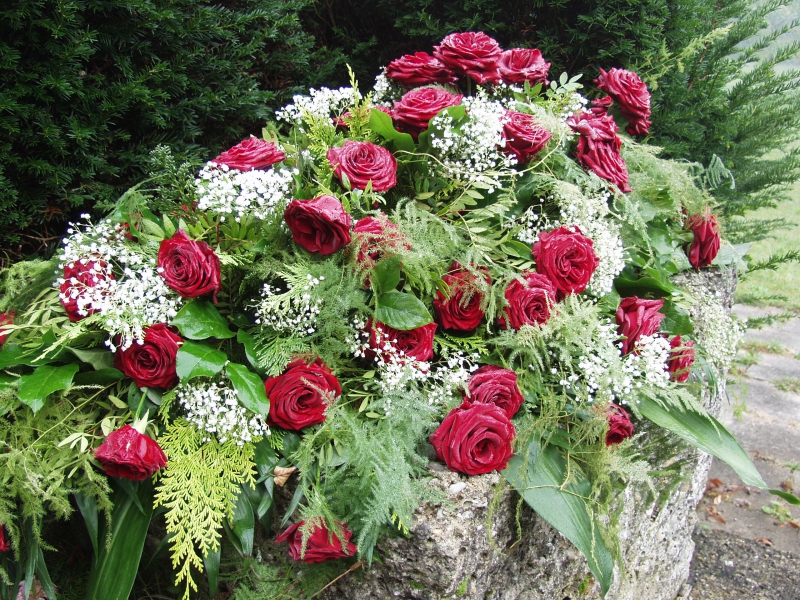 funeraire-AURIBEAU SUR SIAGNE-min_roses-61203